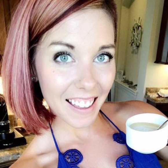 Meet your Posher, Amber - Picture 2 of 3